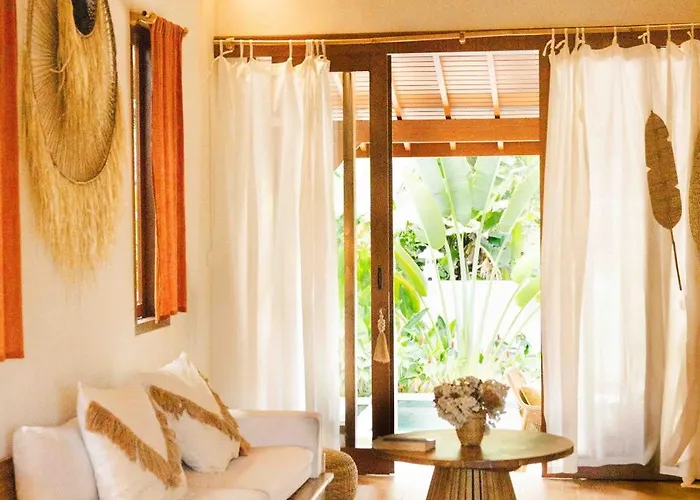 Luxe Manis Villa *